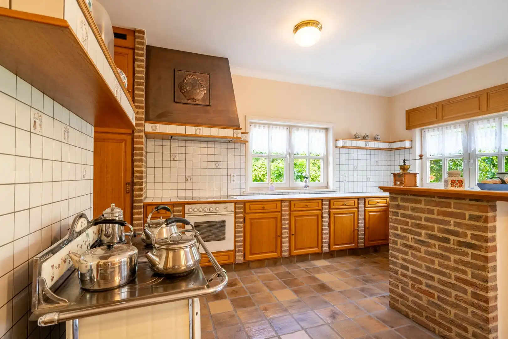 Riante karaktervolle villa met parktuin op ruim 1 hectare foto 10