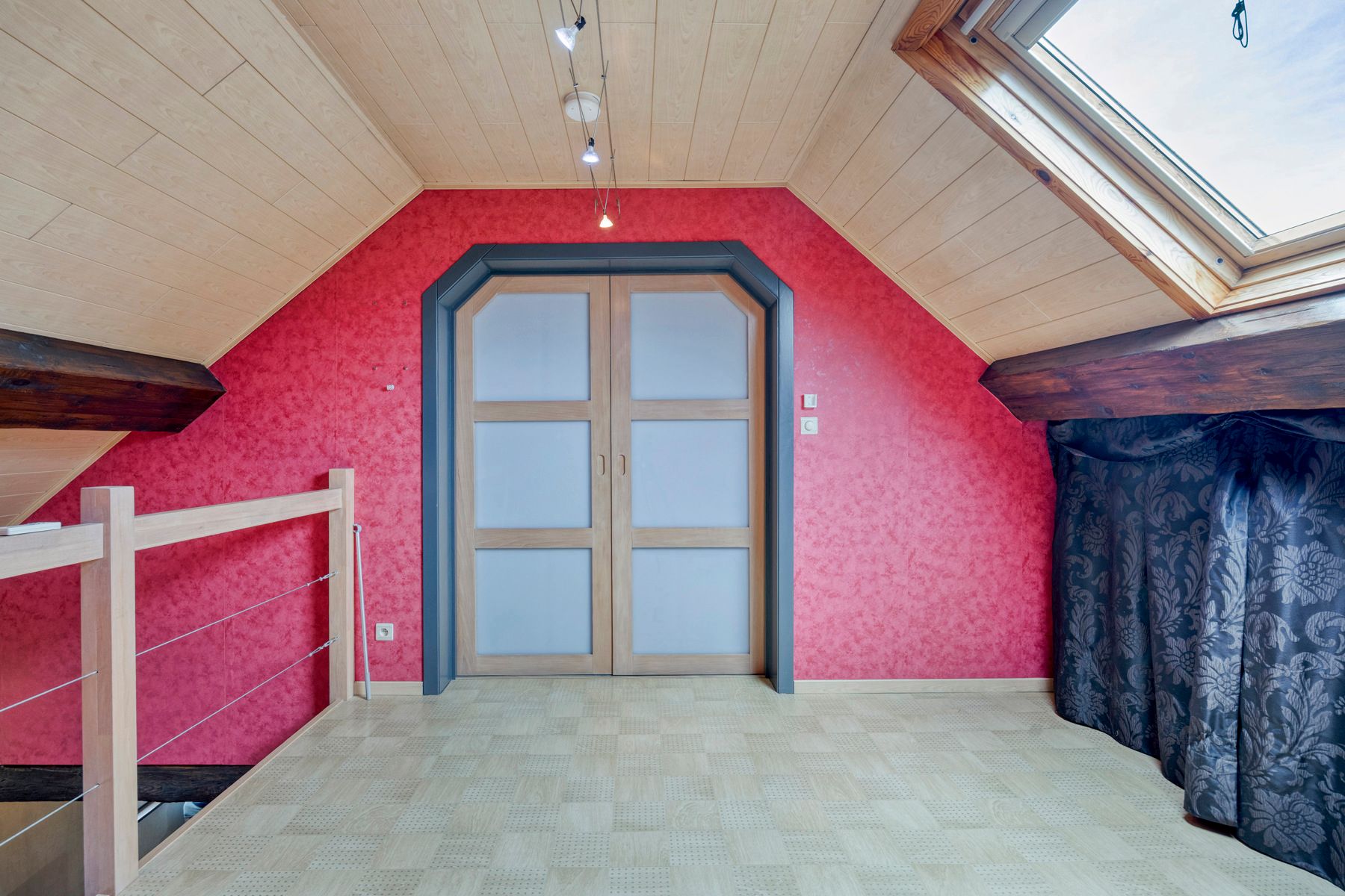 Zeer goed gelegen handelshuis + bovengelegen woonst en 2 kamers foto 16