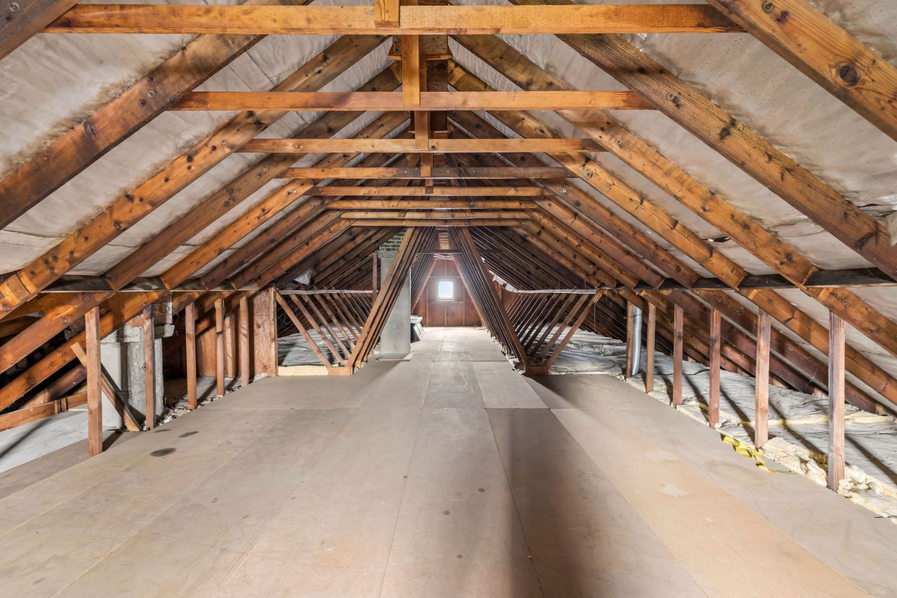 Sfeervolle bungalow met tuin en garage op rustige topligging foto 25