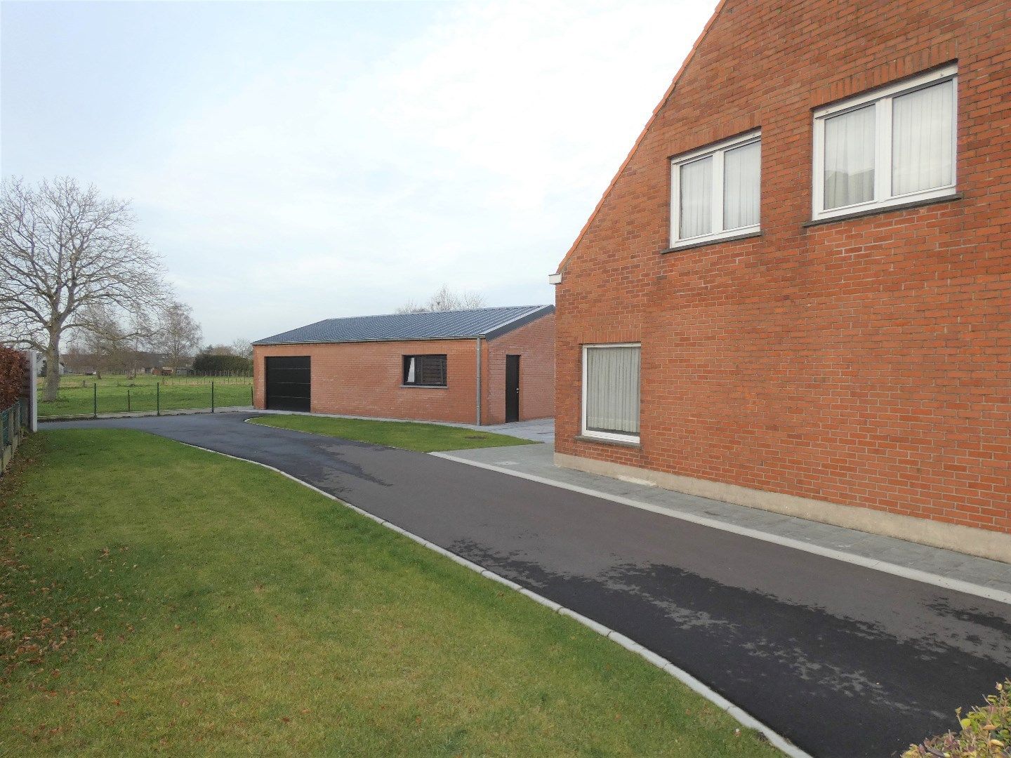 Gerenoveerde woning met 3 slpk, garage en tuin, Torhout. foto 5
