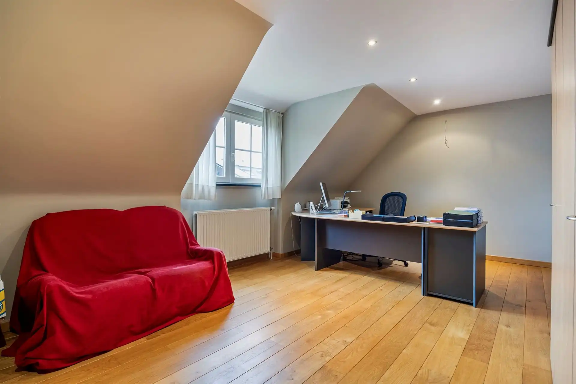 Prachige villa in doodlopende wijk foto 24