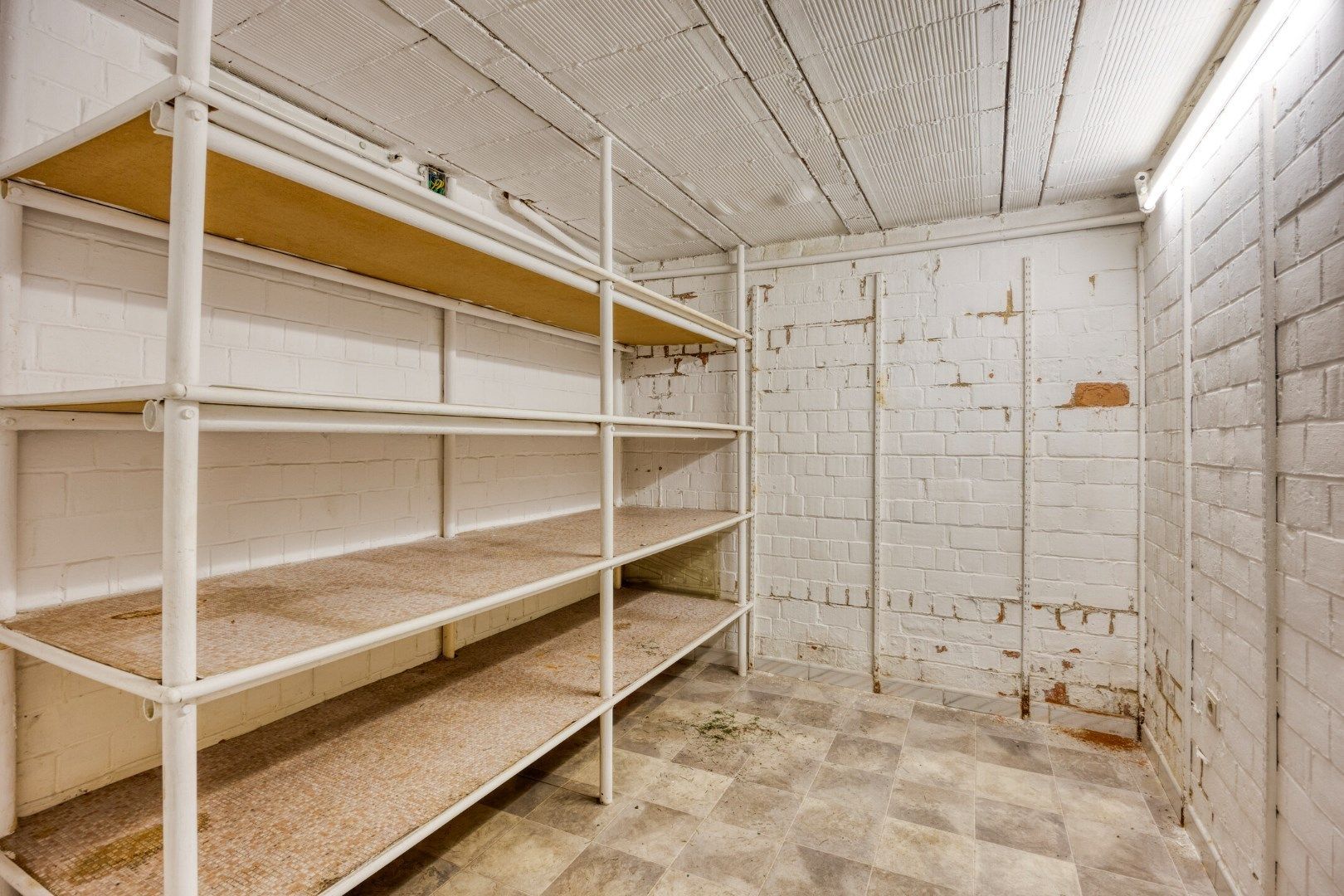 BUNGALOW – 2/4 kamers, garage & kelders – 1650 BEERSEL foto 22