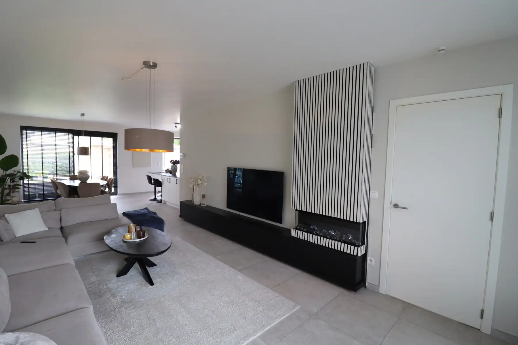 BEN-woning met 5 slaapkamers, 2 badkamers, terras met tuin, tuinberging en autostaanplaats. foto 4