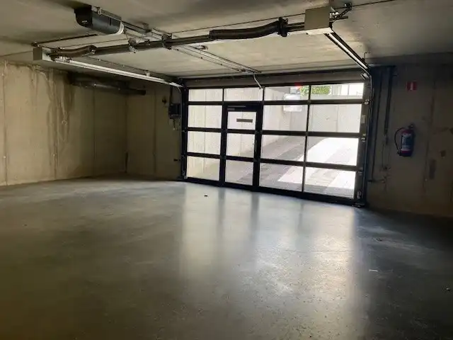 Appartement met 2 slaapkamers, ruim terras en parking foto 13