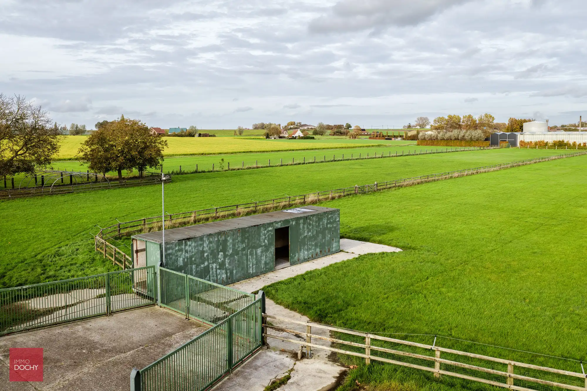 Vierkantshoeve met paardenaccommodatie op ca. 5,3ha foto 8