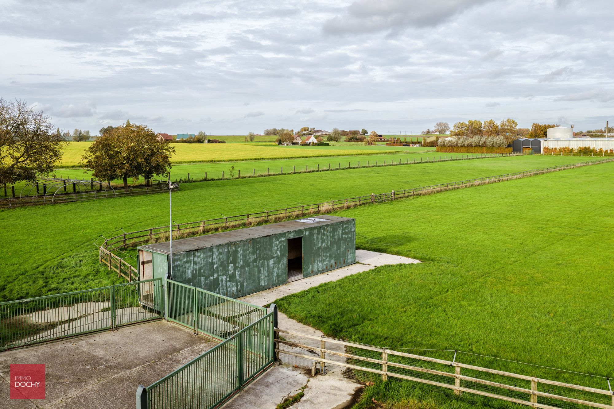 Vierkantshoeve met paardenaccommodatie op ca. 5,3ha foto 8