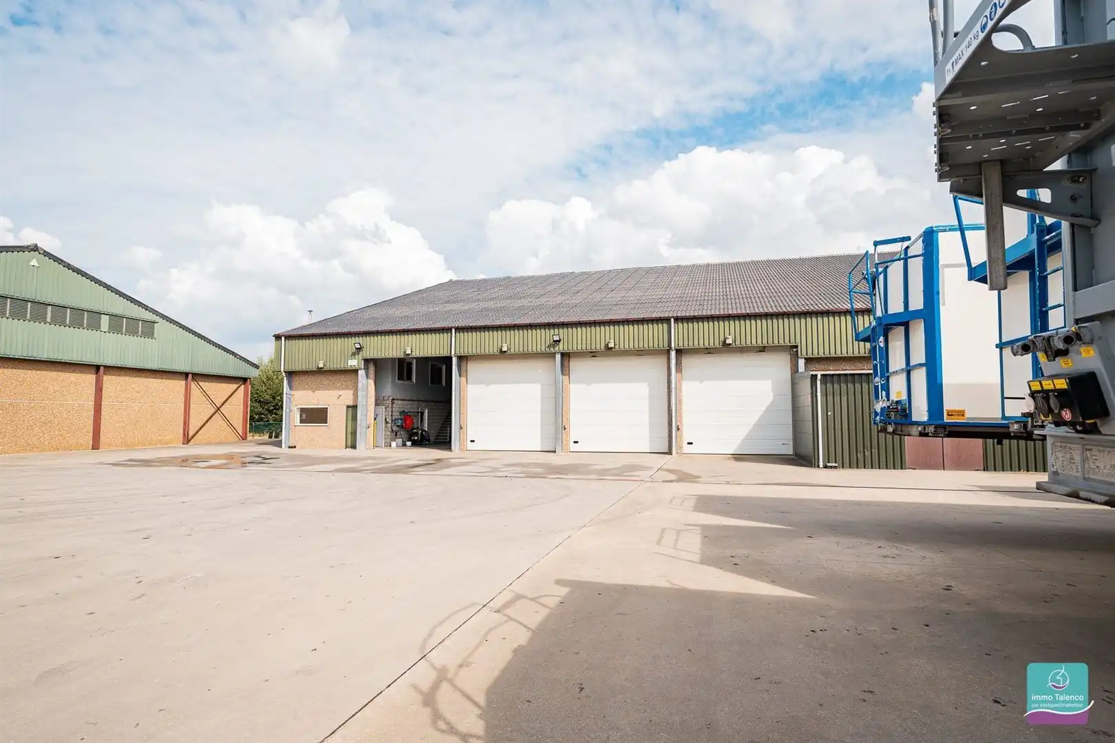 Loods - Opslagruimte op 1 ha 27 are 10 ca - 2300 m² foto 4