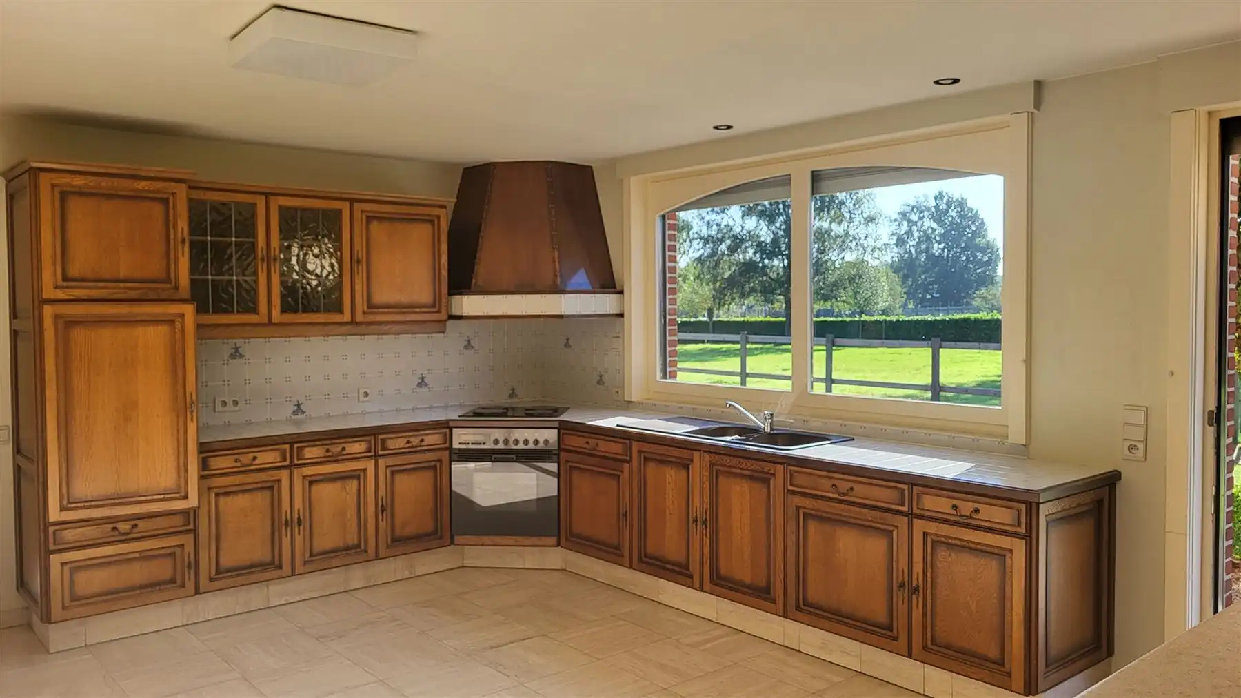 Ruime villa met 4 ruime slaapkamers foto 7