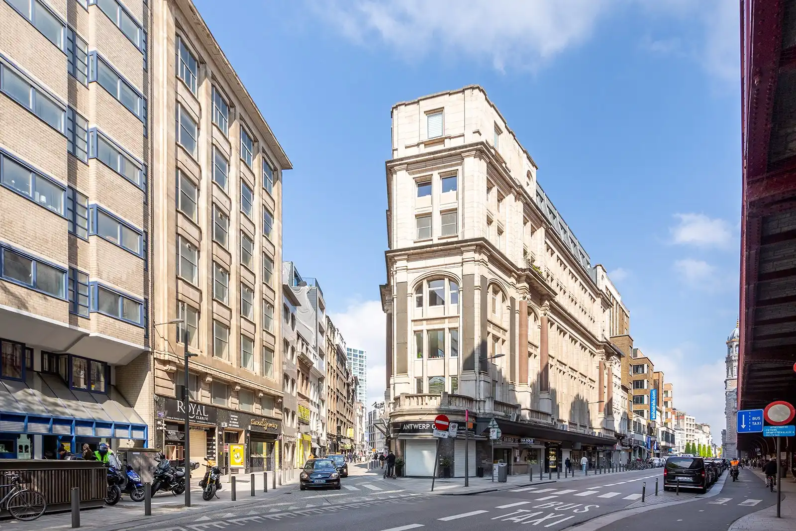 Centraal wonen in iconisch gebouw foto 22