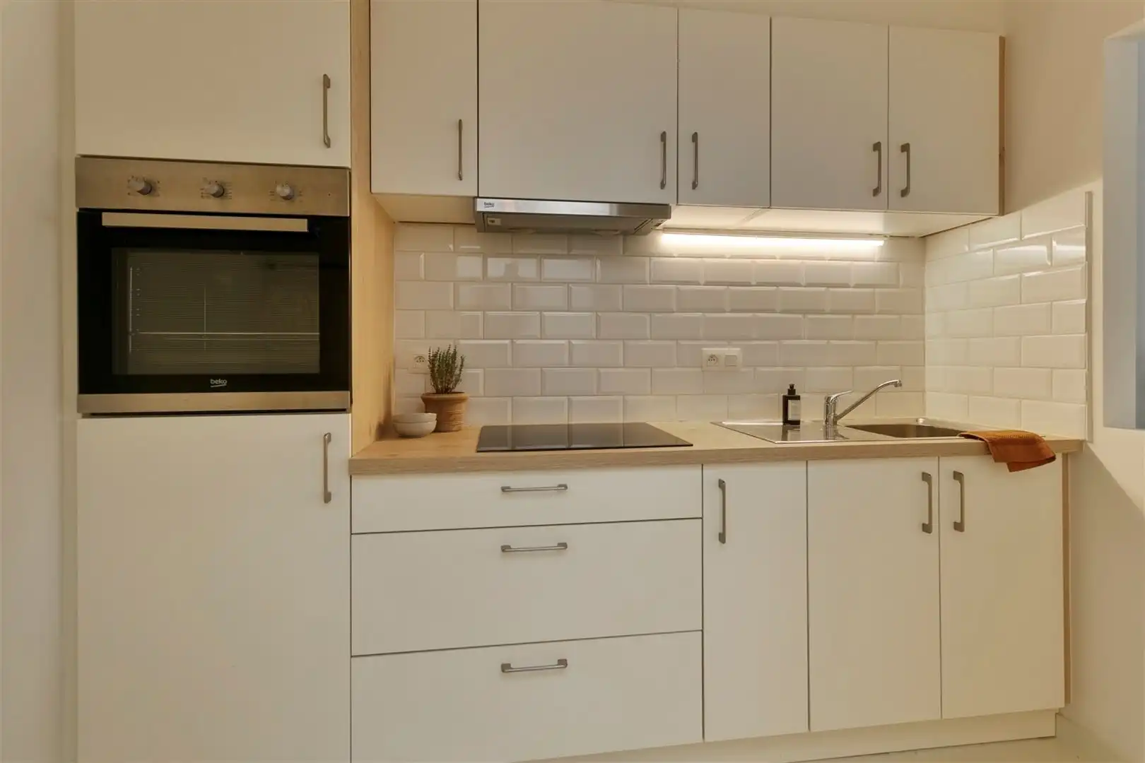 Instapklaar appartement met 1 slaapkamer en parking foto 7