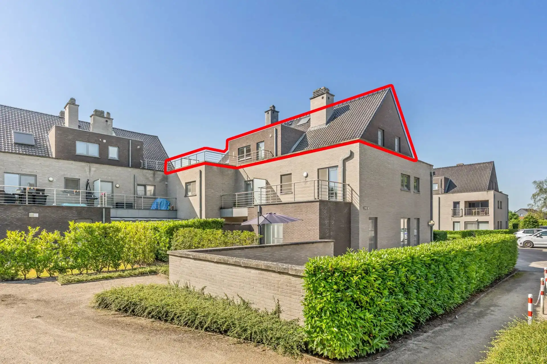 Instapklaar appartement met ruim terras in Heusden foto 2