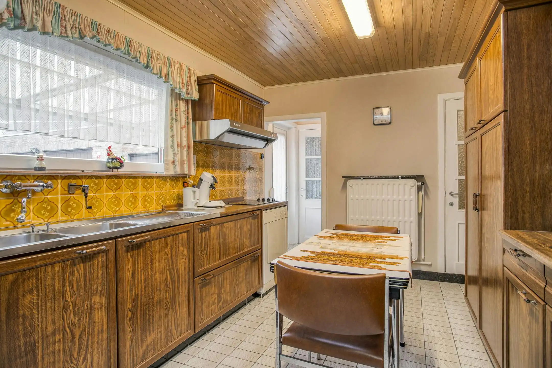 Op te frissen huis op toplocatie te koop in Sint-Michiels foto 6