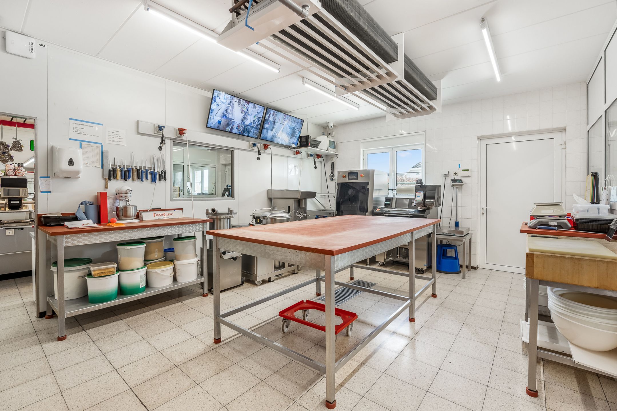 Handelsruimte + duplex op 17a31ca te Veldwezelt foto 8