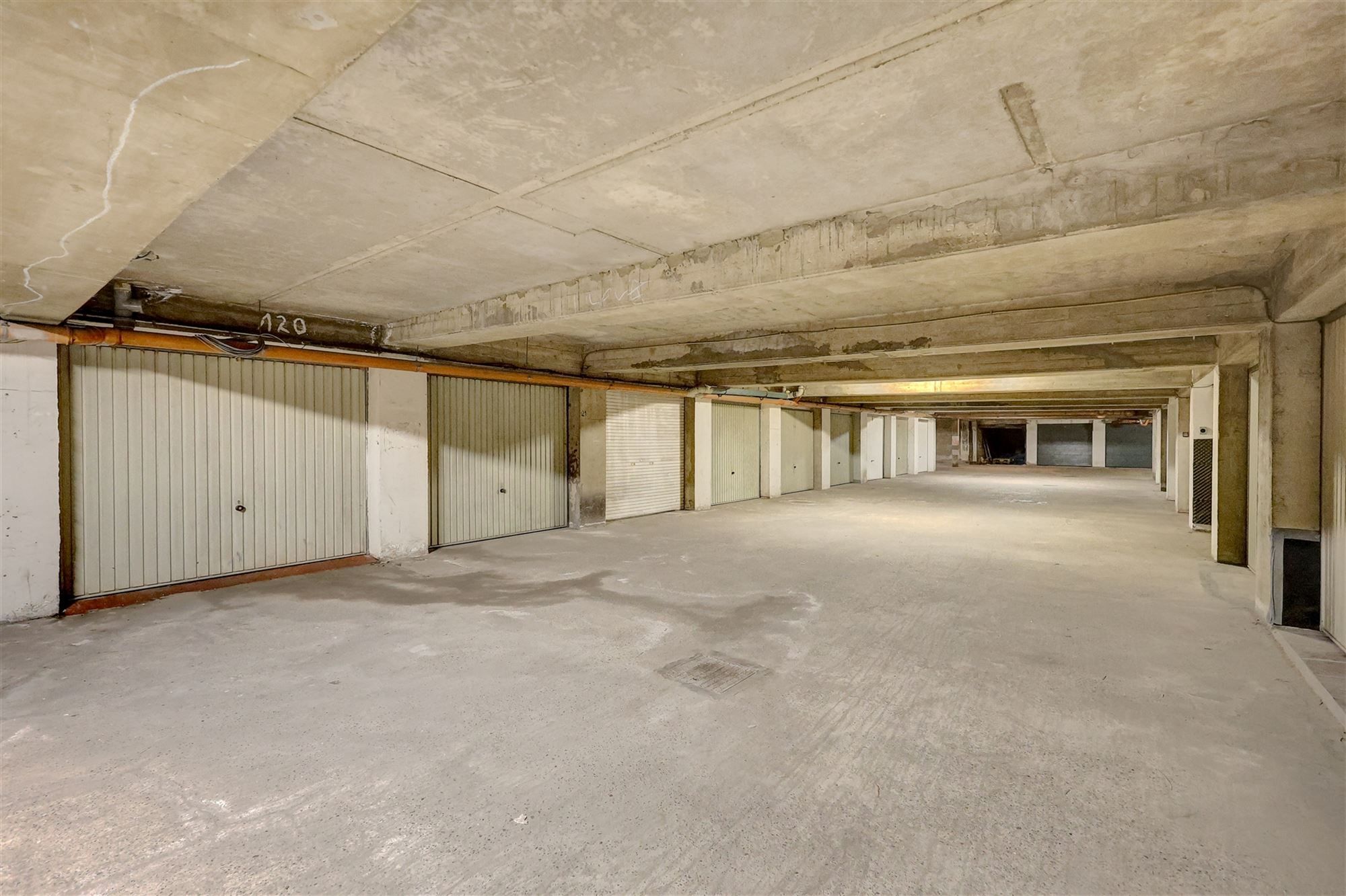 Garagebox op de Bist in centrum Wilrijk foto 4