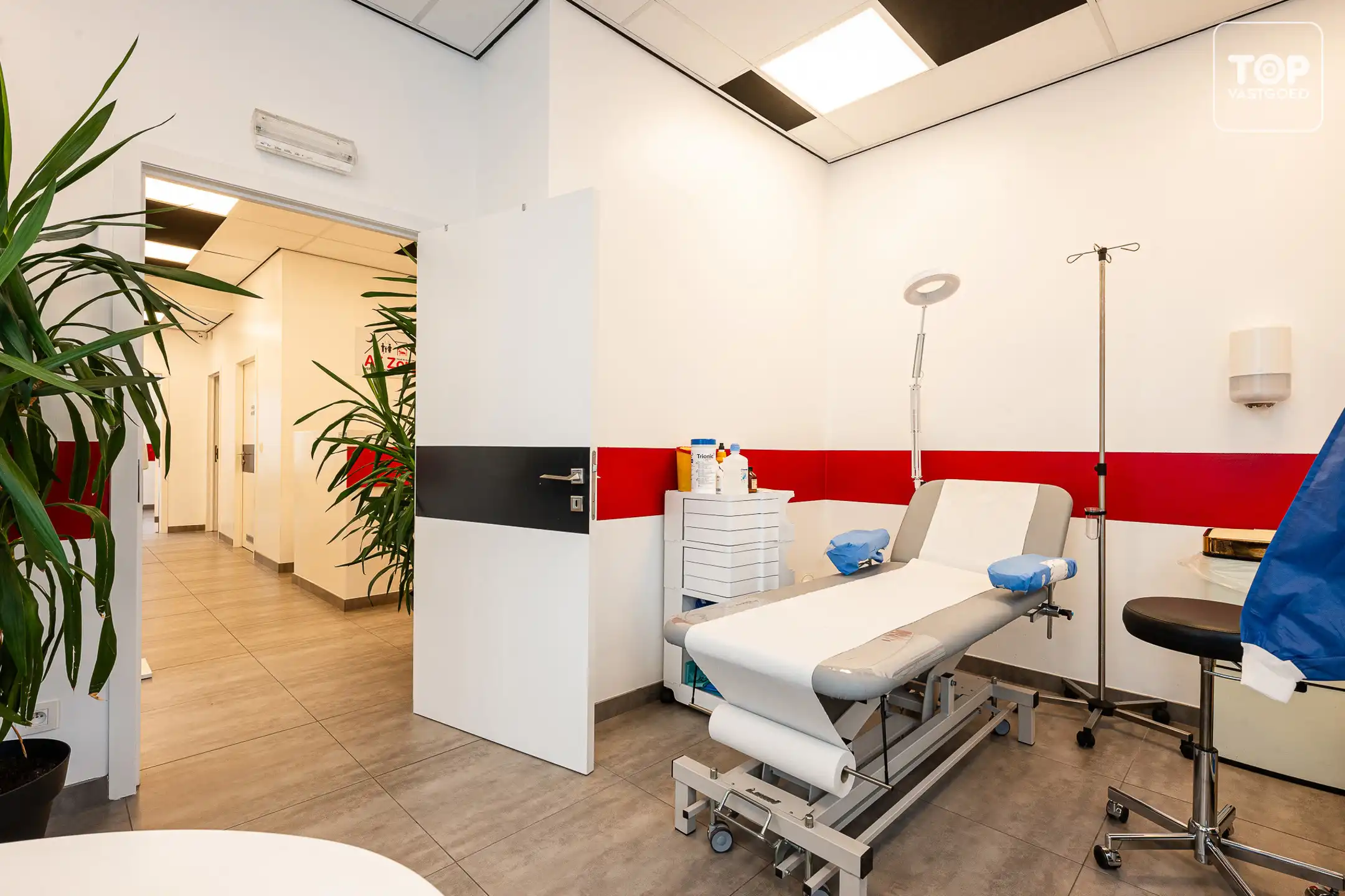 Opbrengsteigendom met polyvalente ruimte + 2slpk appartement foto 6