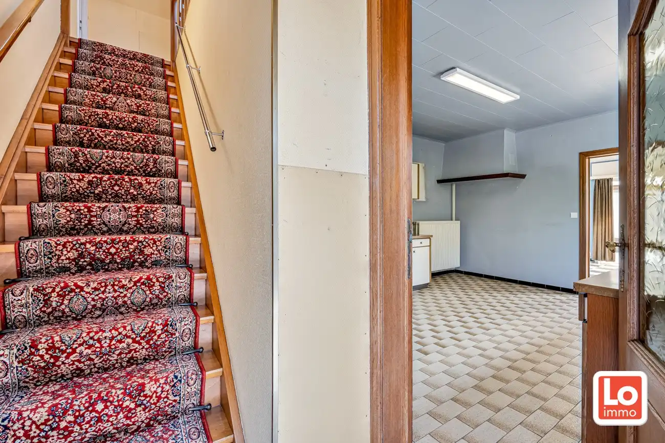 Volledig te renoveren open woning met ruime afzonderlijke garage en tuin op een toplocatie nabij Oude Bareel in Sint-Amandsberg/Oostakker! foto 17
