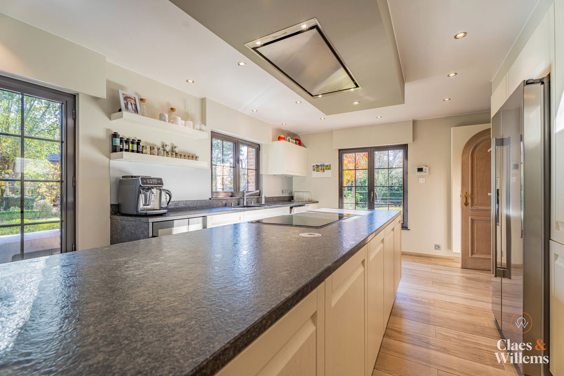 Ruime gezinswoning met praktijk- of kantoorruimte foto 12