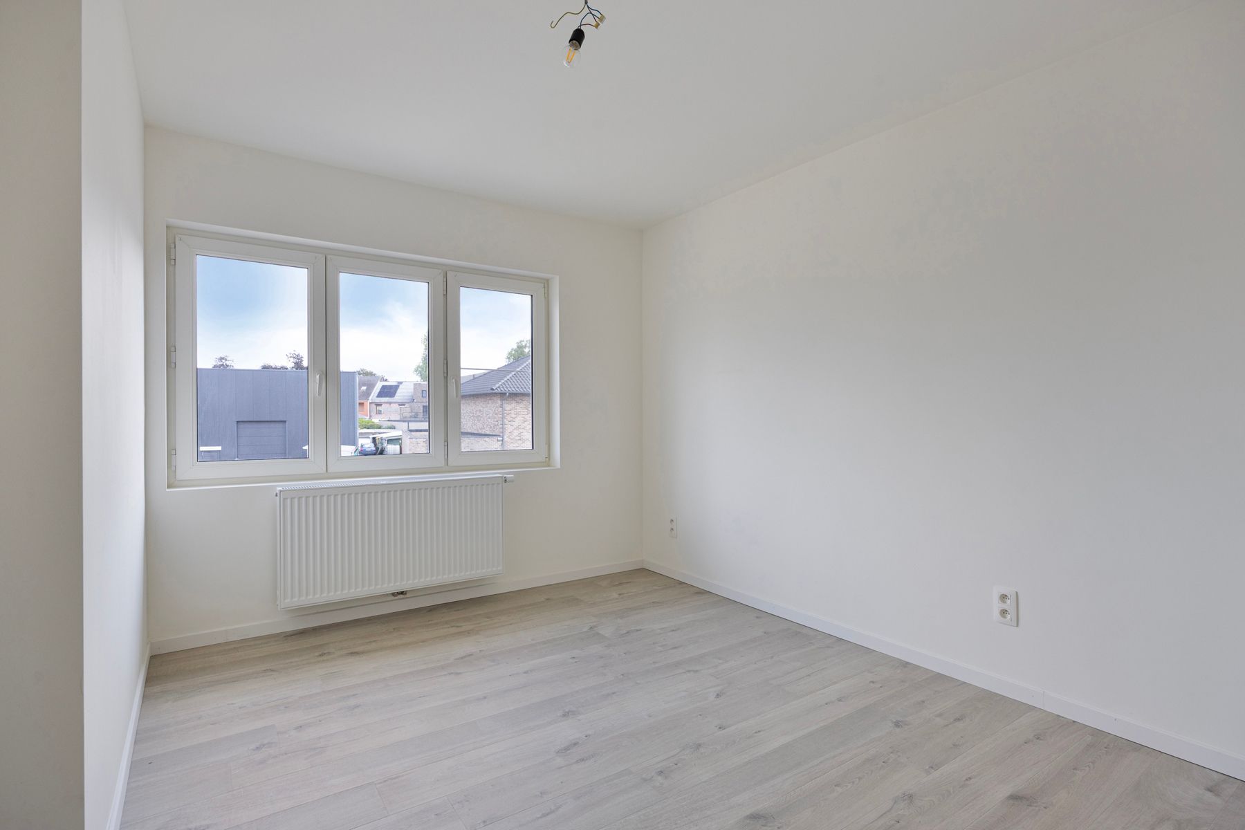 Volledig gerenoveerde gezinswoning te Bree. foto 23