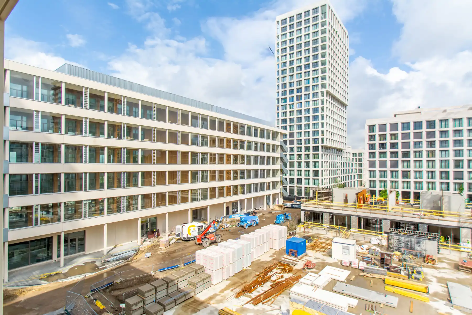 Gemeubelde studio met mooi terrras (Nieuw Zuid) foto 6