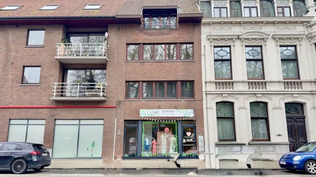 Handelsgelijkvloers te huur langs de Antwerpsesteenweg in Sint-Amandsberg (Gent) foto 17