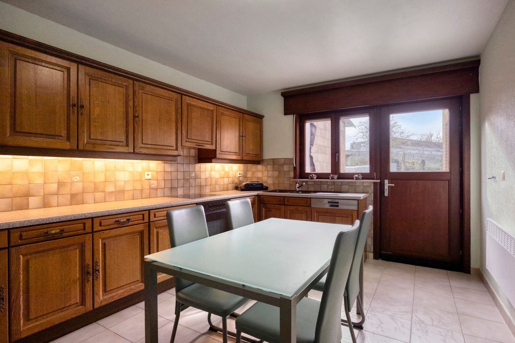 Instapklare woning met 3 slaapkamers en ruime tuin foto 5