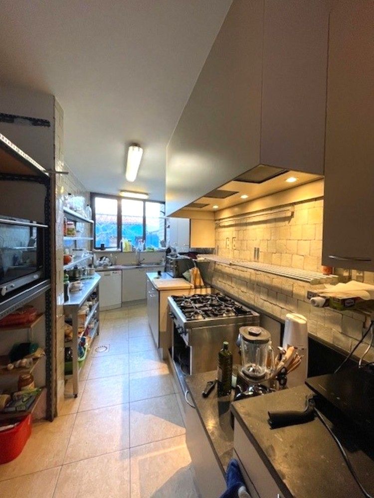 Instapklaar en ruim pand met stadskoer binnen de ring van Leuven foto 16