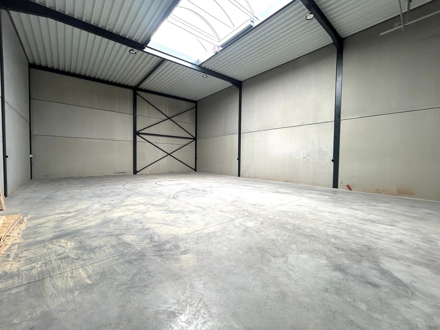 Uitstekend gelegen nieuwbouw KMO-unit te Clarysse Business Park Pittem! foto 2