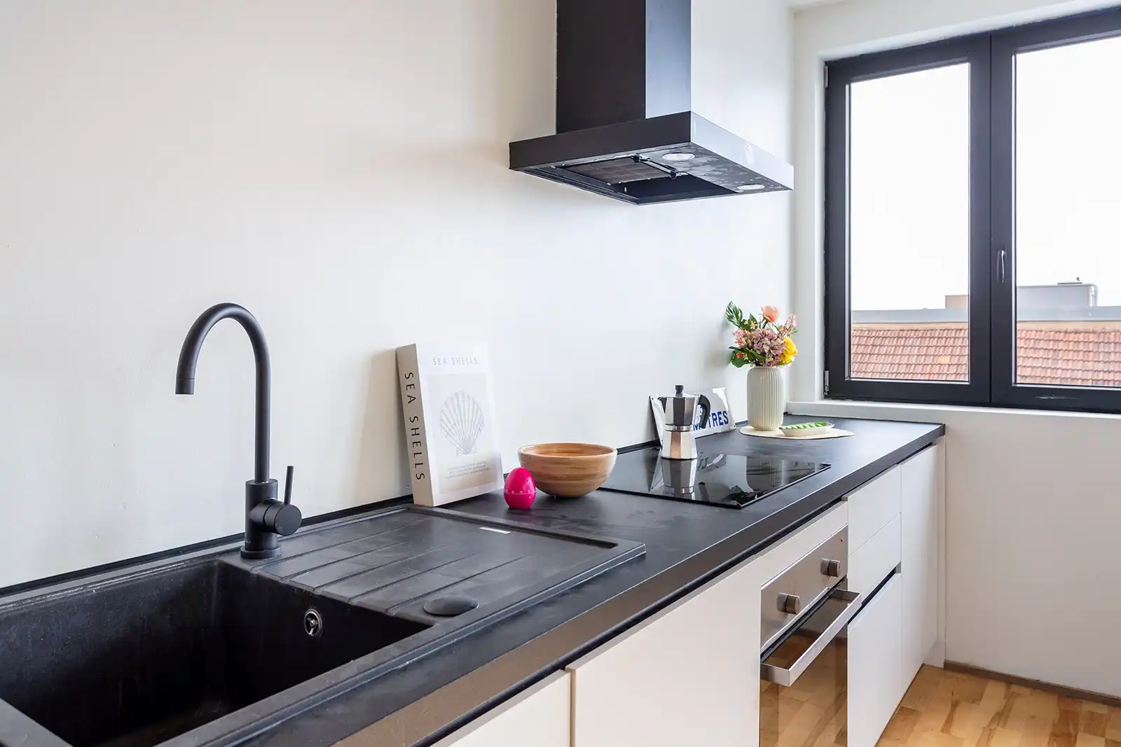 Instapklaar dakappartement op een zuchtje van Park Spoor Noord foto 13