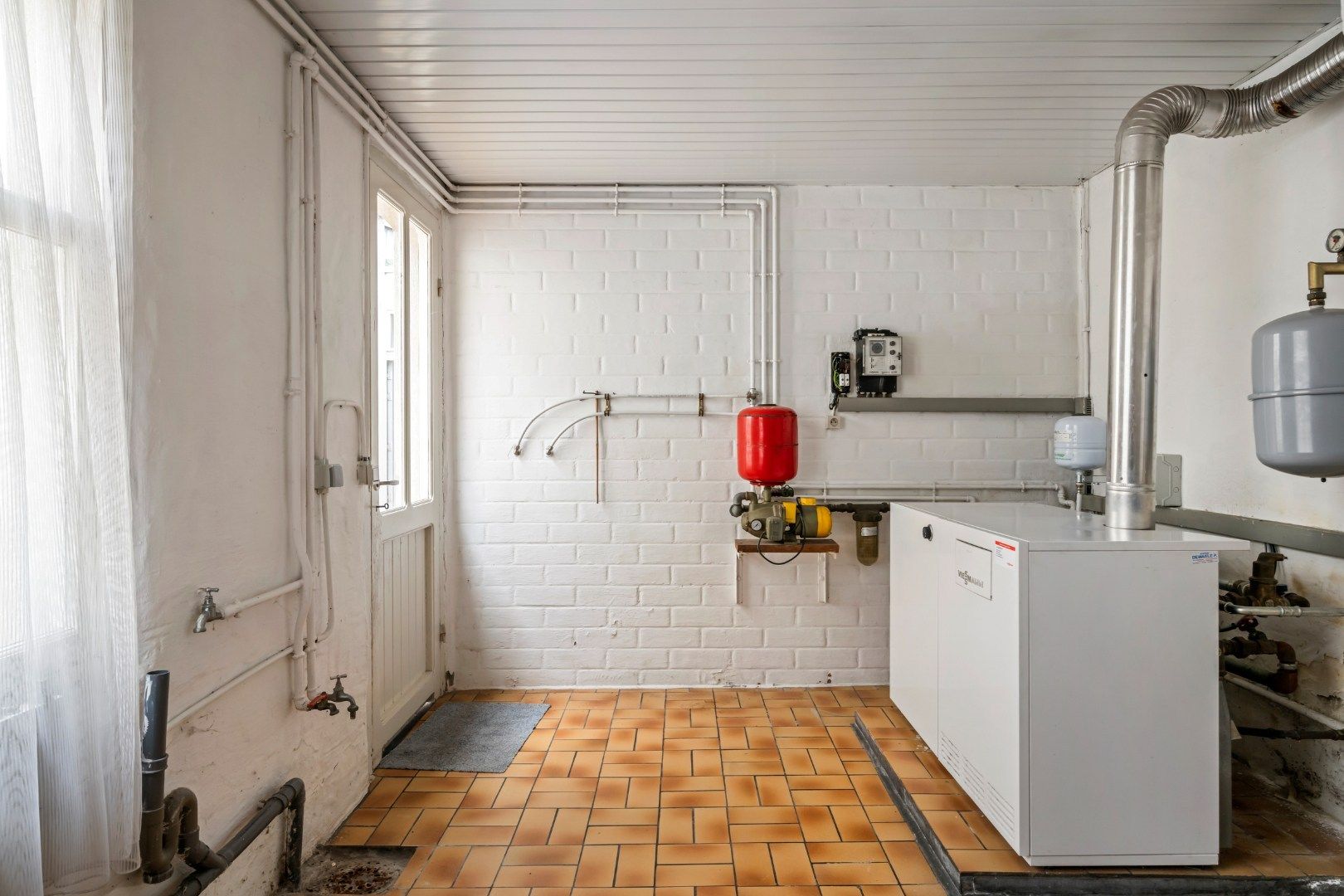 Woning met 3, mogelijks 5 slaapkamers en tuin met uitweg in Kortrijk-centrum foto 17