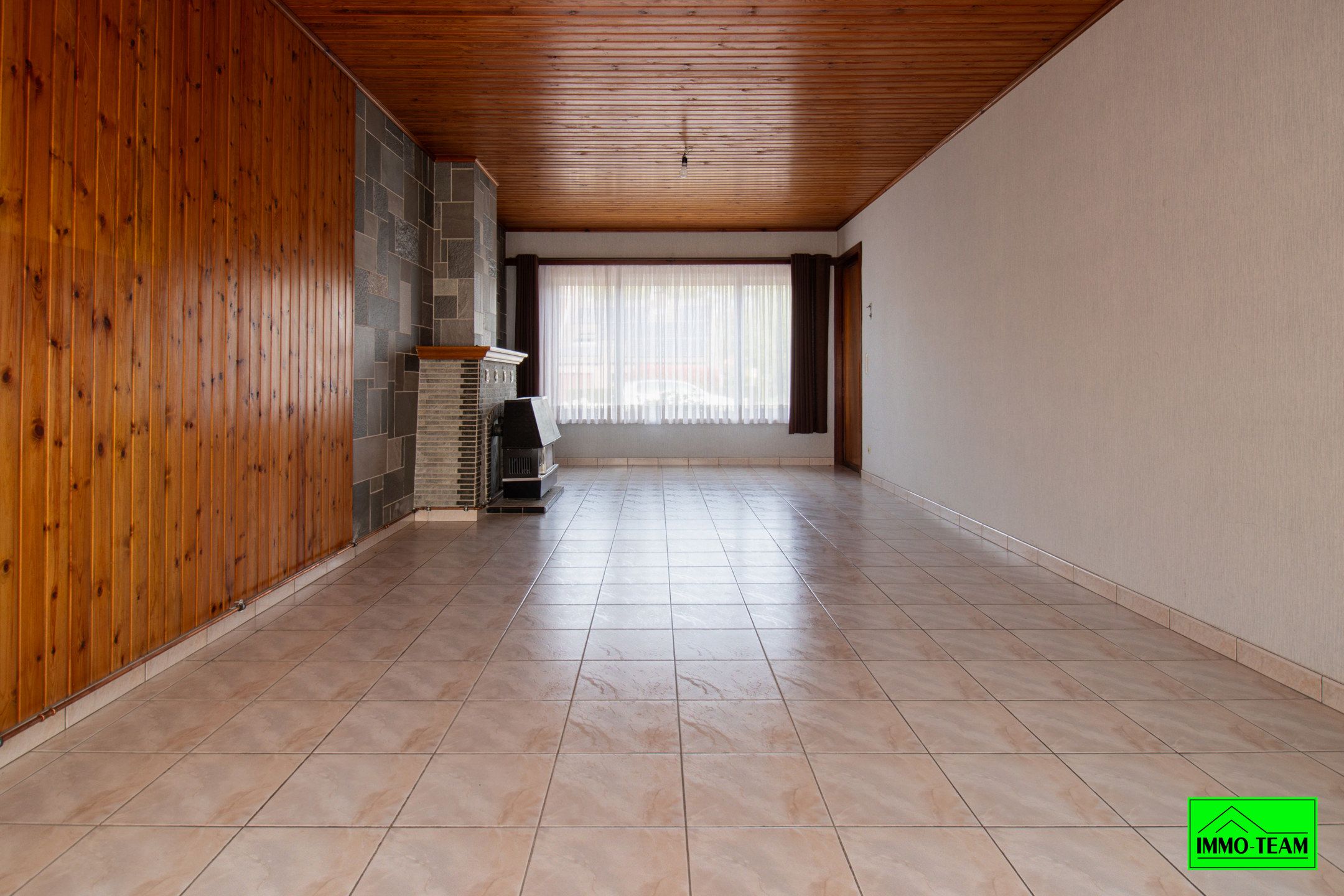 Solide, goed onderhouden 2-gevelwoning met tuin en garage foto 3