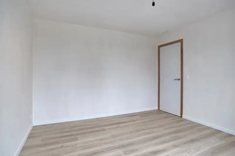 Prachtige, verrassend ruime nieuwbouwwoning met 3 slaapkamers én inpandige garage te koop in Dentergem! foto 12