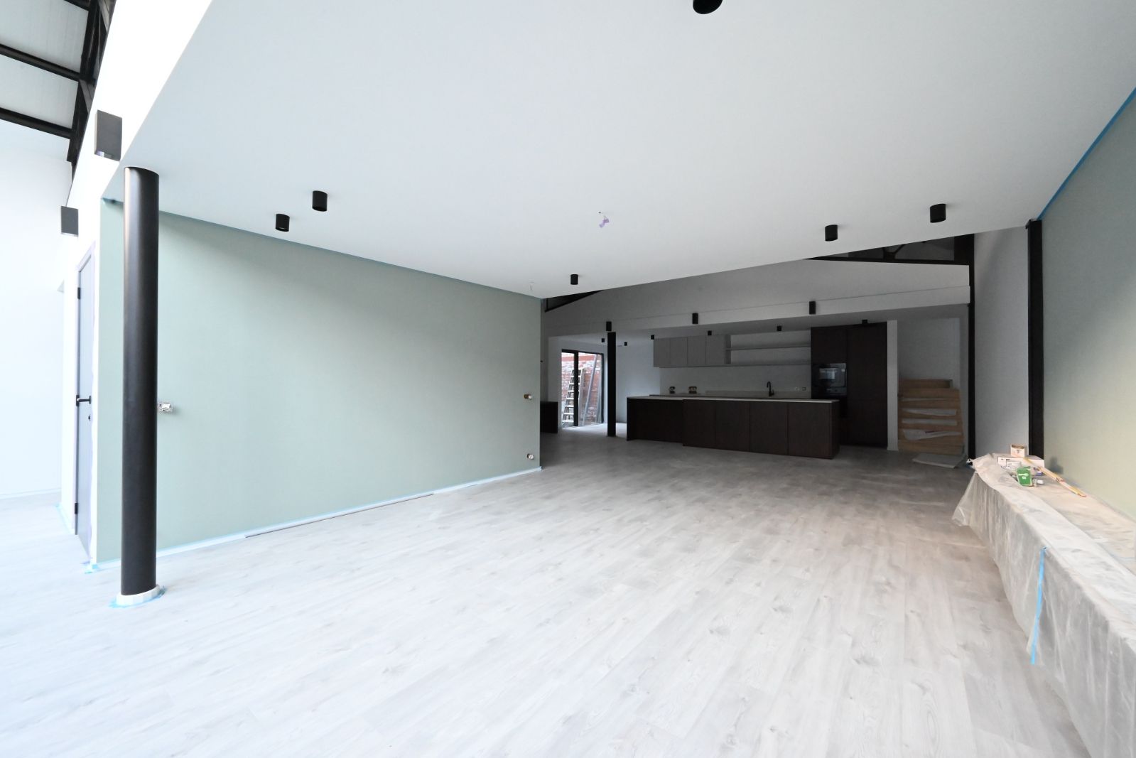 Stijlvolle loft te koop in het hart van Ardooie! foto 4