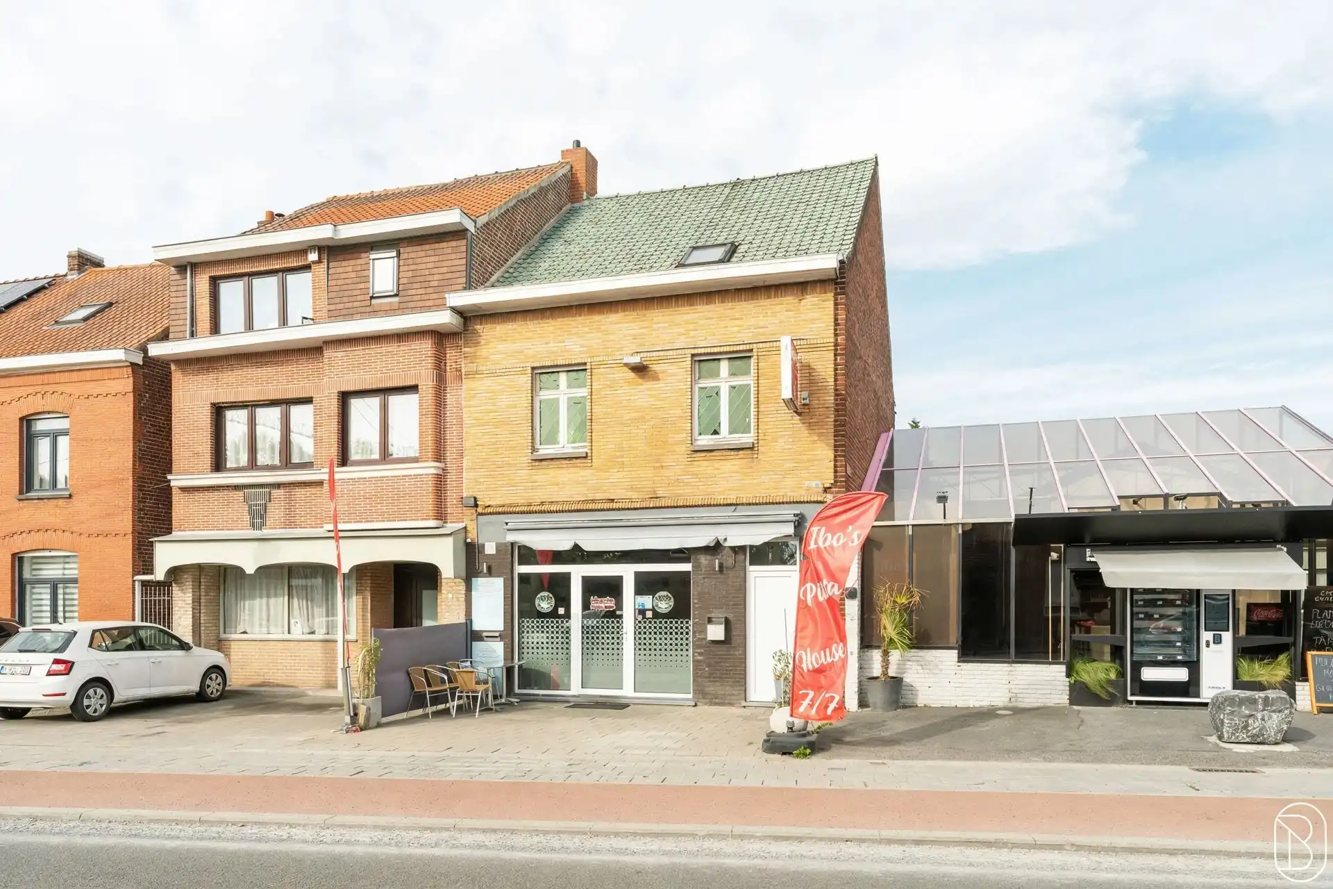 Ruime woning met tuin en handelsgelijkvloers foto 20