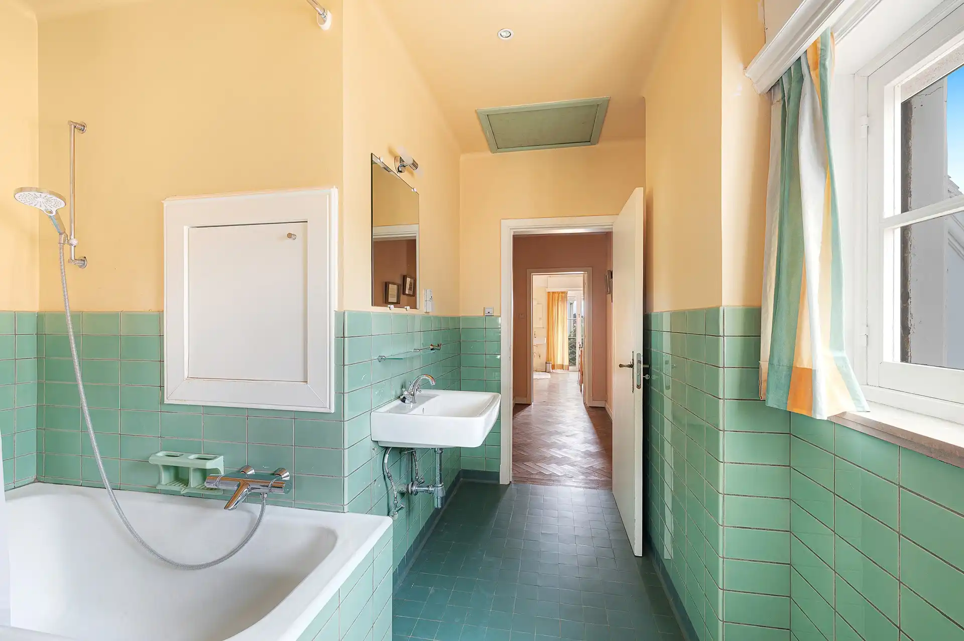 Majestueuze villa op toplocatie en 919m² grond, op slechts 150 meter van het strand foto 24
