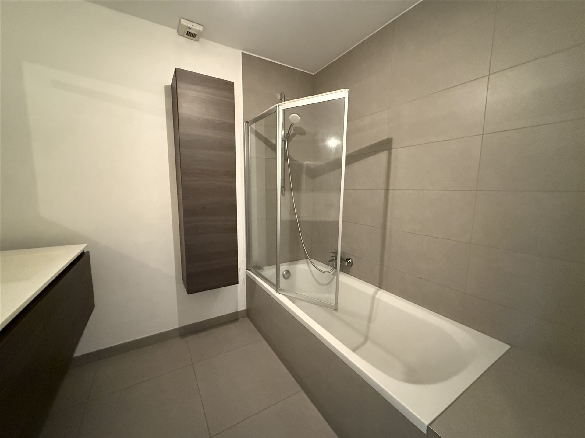 Duplex met twee slaapkamers en autostaanplaats foto 16