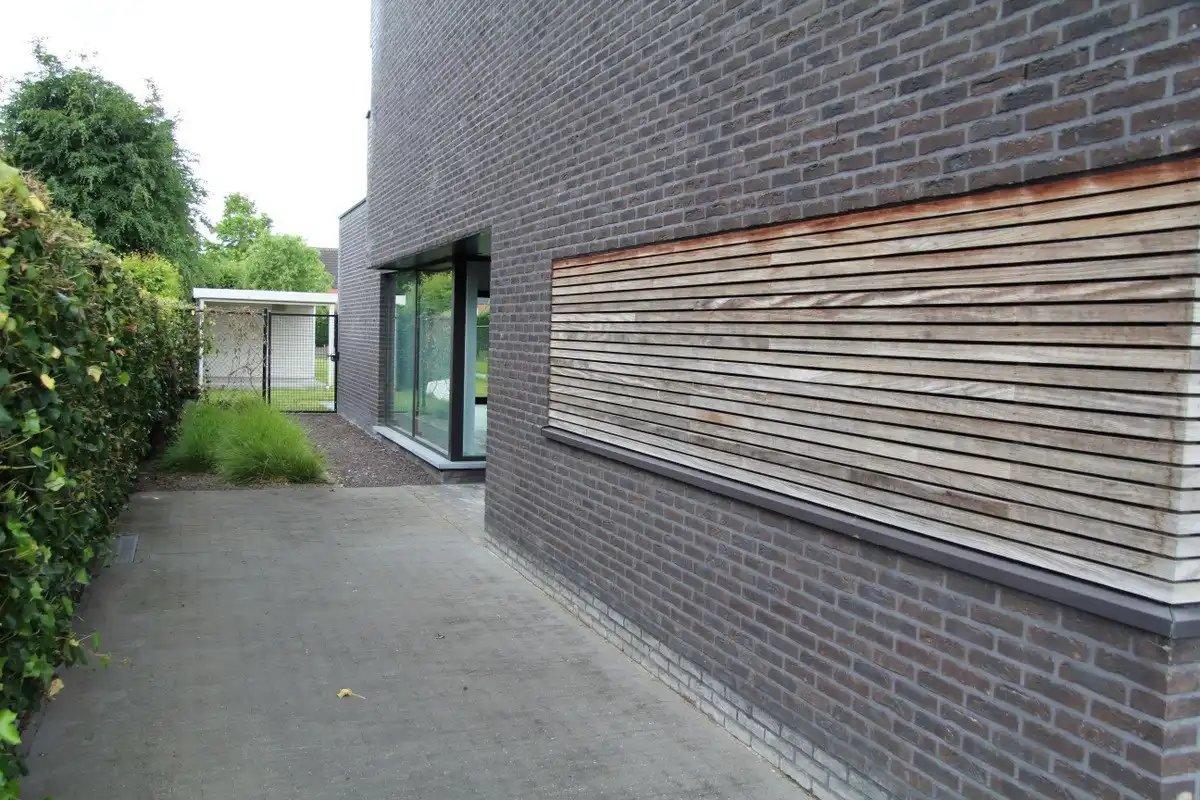 Moderne en ruime woning met 3 slk, terras en tuin  foto 2