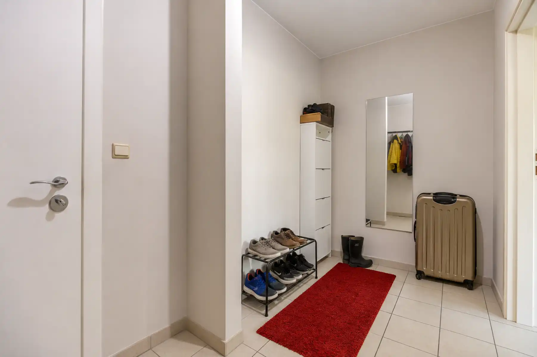 Ruim 2-slaapkamerappartement met terras en parking foto 6