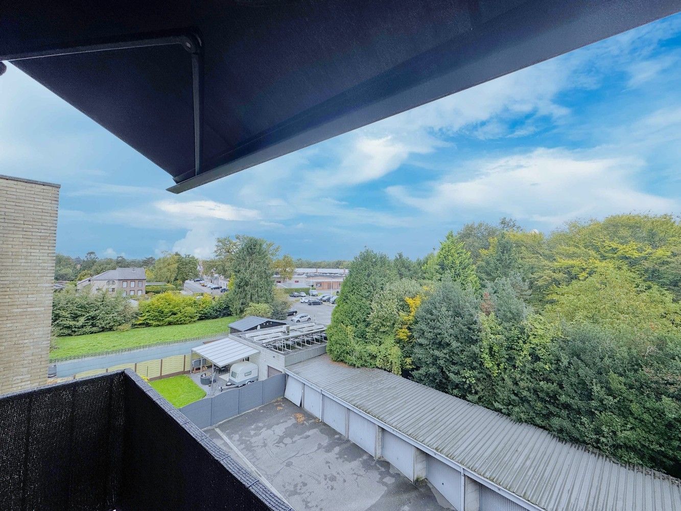 Ruim en instapklaar appartement met zonnige troeven in Houthalen-Helchteren foto 12