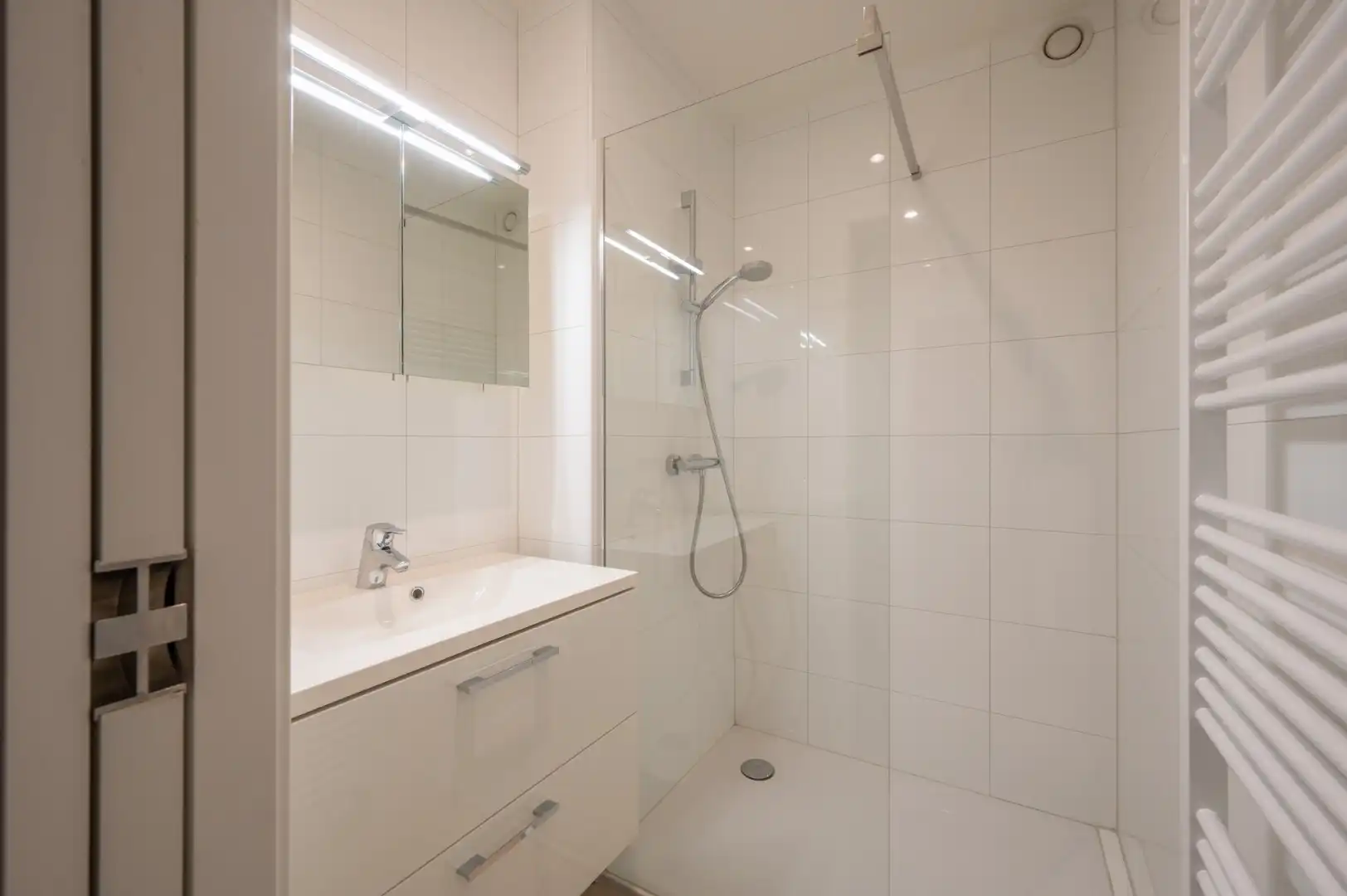 Ruim appartement met zuidgericht terras nabij Lippenslaan, op wandelafstand van de Zeedijk foto 17