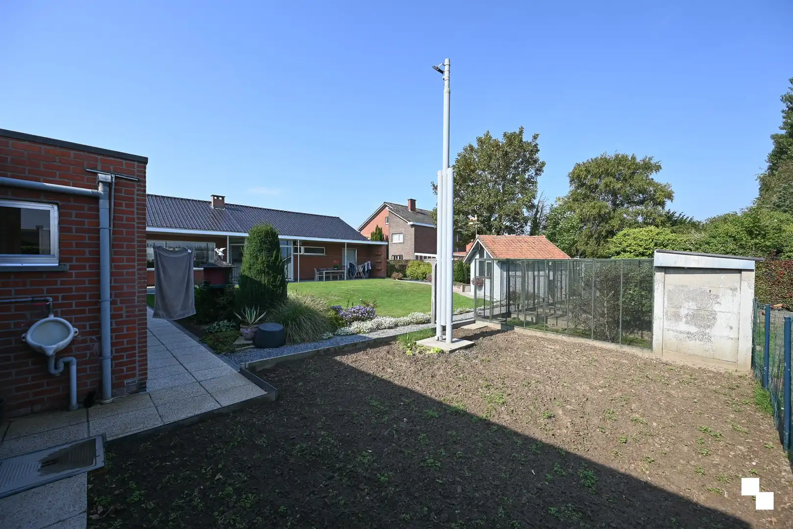 Vrijstaande woning met een heerlijk landelijke ligging te Ingelmunster foto 17