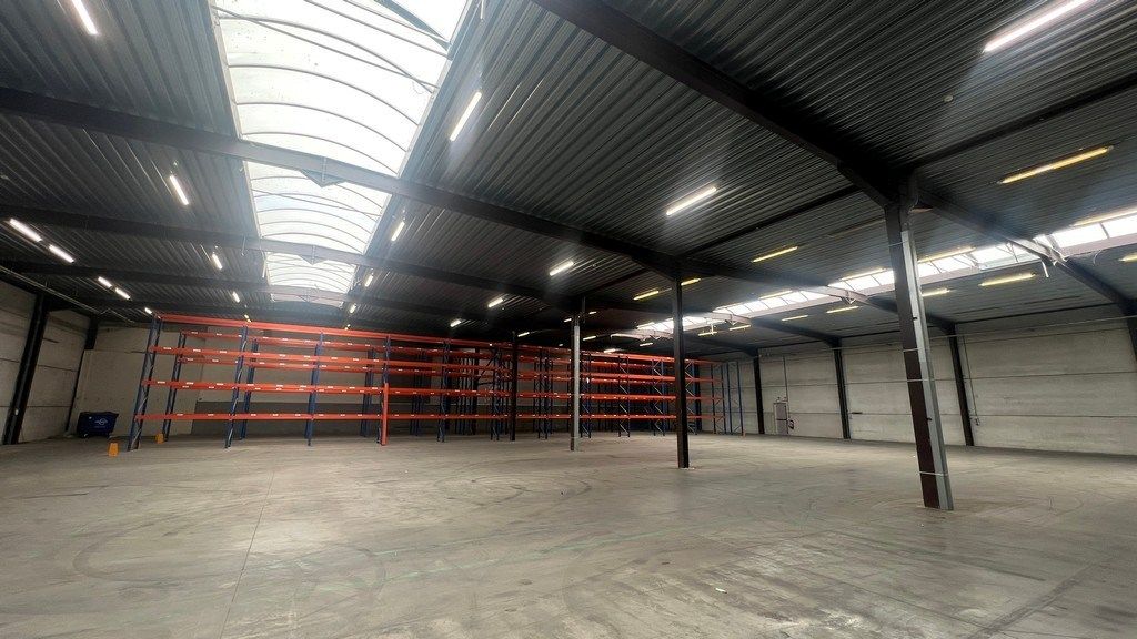 Bedrijfsgebouw met laadkade te koop in Zottegem foto 9