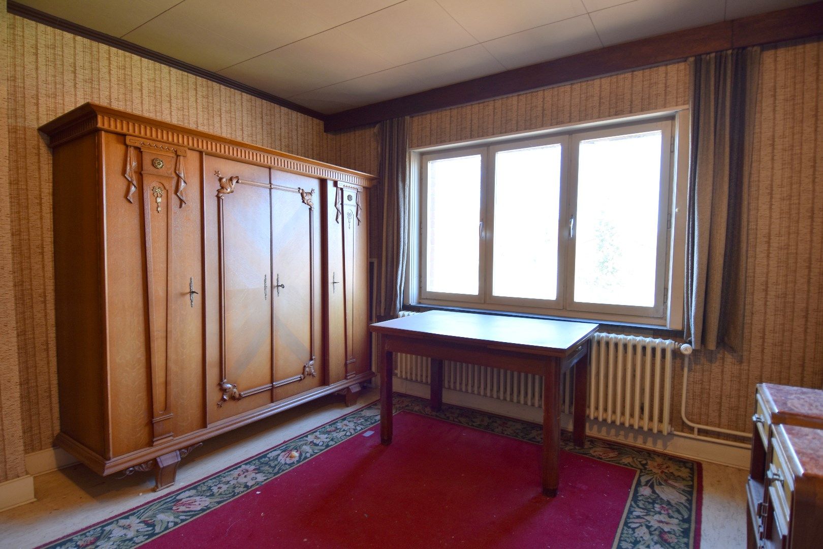 Karaktervolle burgerwoning met 3 slaapkamers, 2 garages en een mooi stukje tuin te koop in Rollegem foto 19