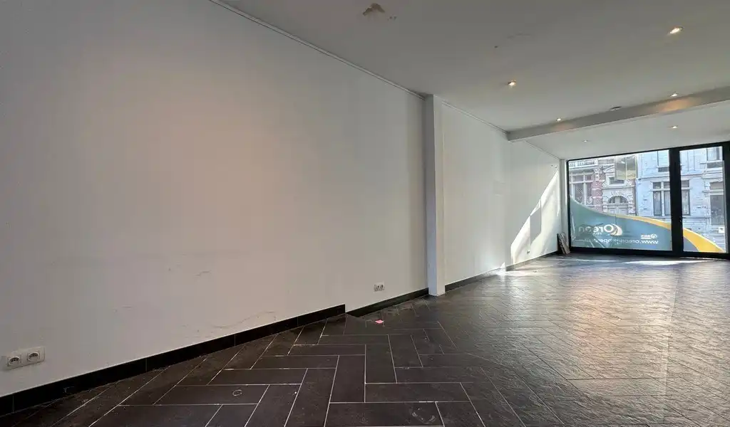 Kantoorruimte te huur op zichtlocatie langs N155 te Berchem foto 3