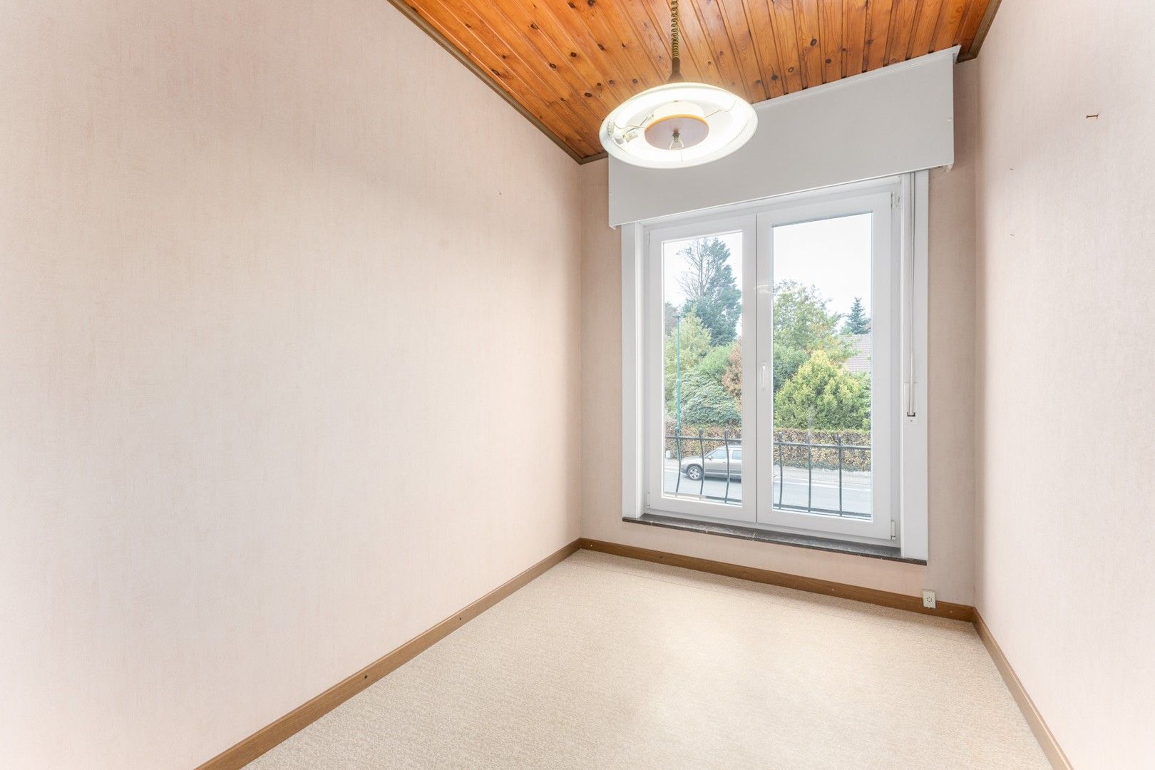 Lichtrijke en stevig gebouwde halfopen woning op een perceel van 794 m² foto 15