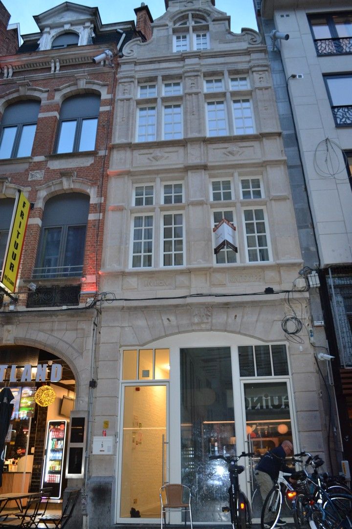 Studio te huur in volledig gerenoveerde residentie foto {{pictureIndex}}