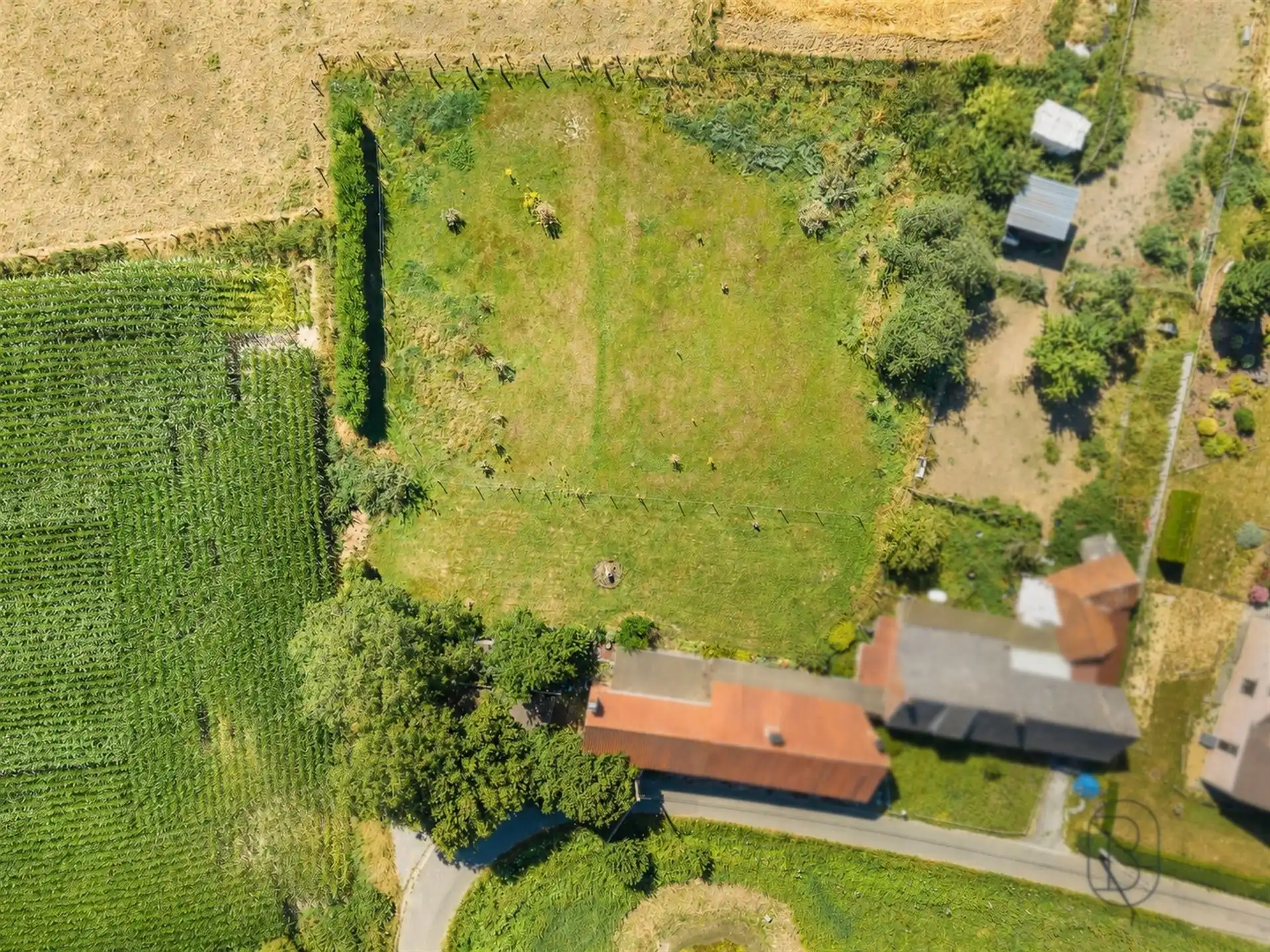 Charmante te renoveren woning op 29 are foto 2