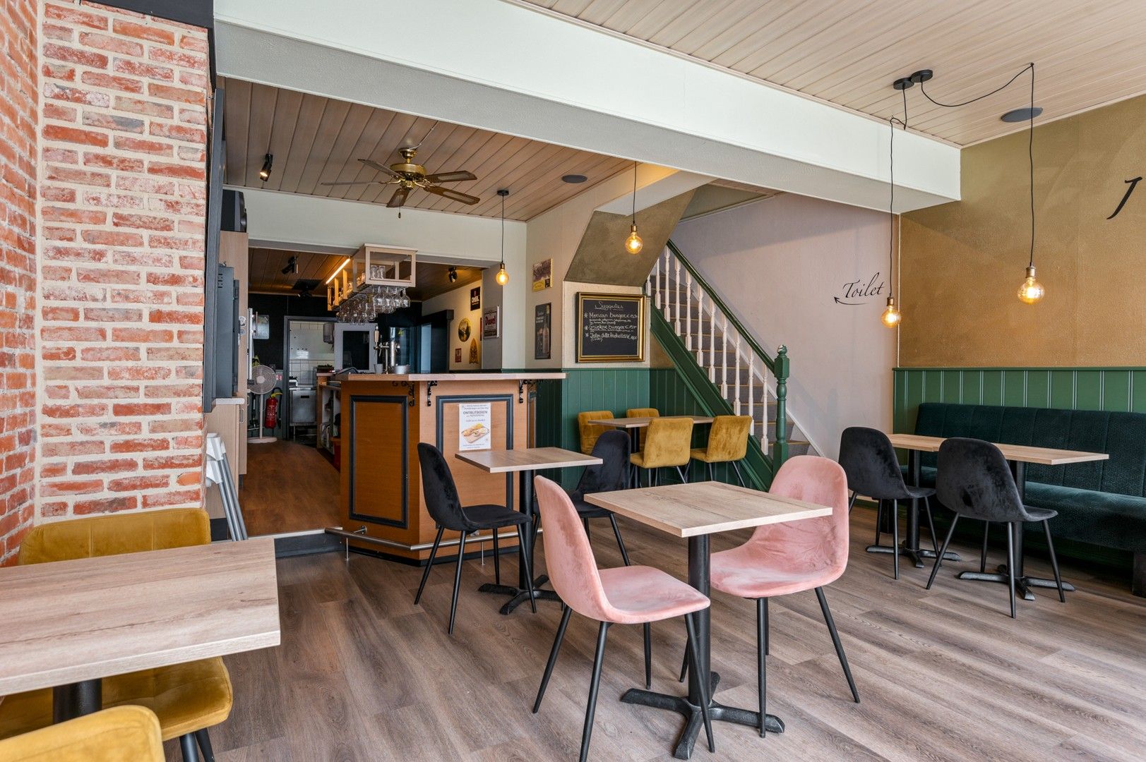 Handelsgelijkvloers en appartement in één geheel te Herentals foto 3