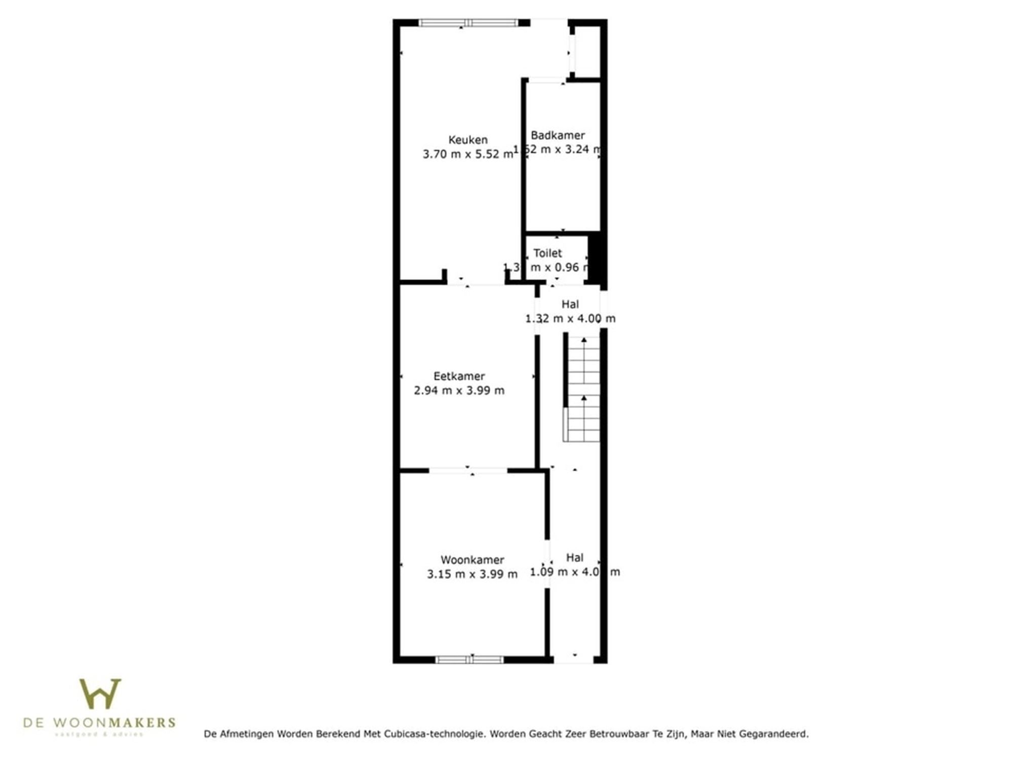 KNUSSE RIJWONING VLAKBIJ HET CENTRUM VAN LANDEN   foto 25