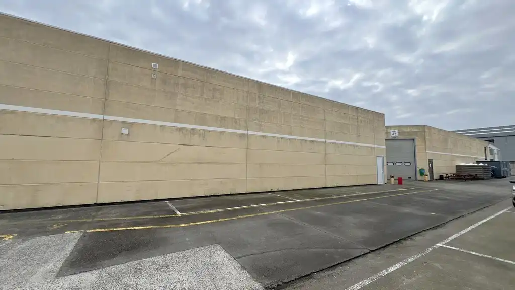 Magazijn met sociale ruimtes te huur in Industriepark-Drongen foto 20