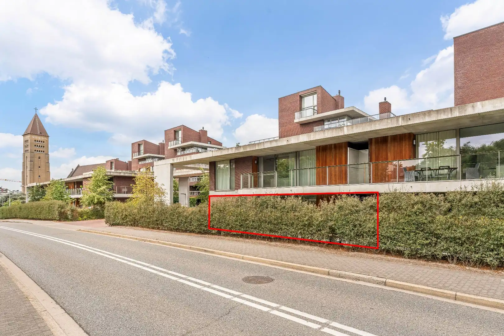 Exclusief gelijkvloers appartement met ruime terrassen, 2 slpk, extra brede autostaanplaats, centrum Genk foto 30